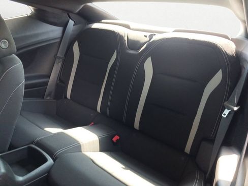 Used 2019 Chevrolet Camaro LT RWD image 9