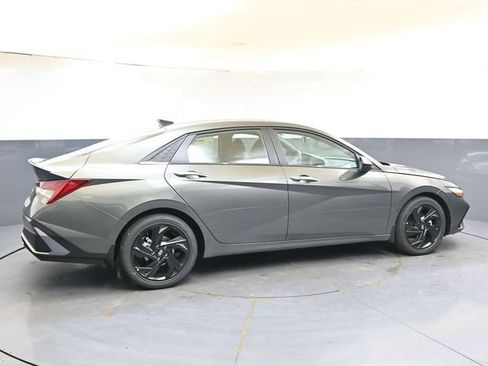 Used 2026 Hyundai Elantra SEL Sport Premium w/ Cargo Package FWD image 6