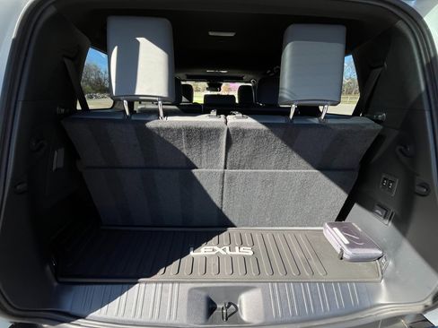 Used 2025 Lexus GX 550 Premium+ w/ Accessory Package (2T) image 33