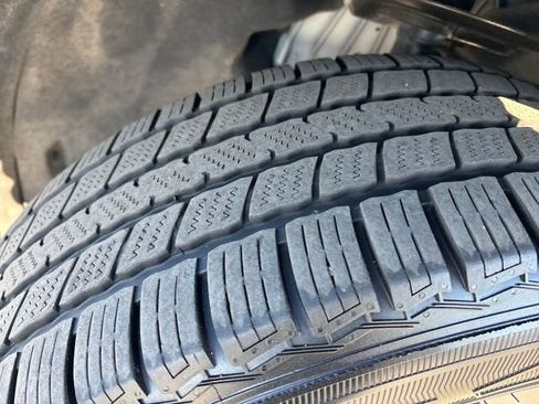 Used 2022 Ford Explorer XLT w/ Equipment Group 202A image 28