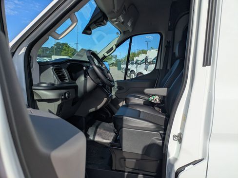 New 2026 Ford Transit 250 148 Medium Roof RWD image 12