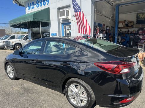 Used 2019 Hyundai Elantra SEL FWD image 6