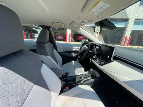 Used 2021 Toyota Corolla LE FWD image 6