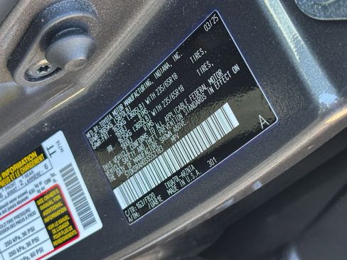 Used 2025 Toyota Highlander LE image 31