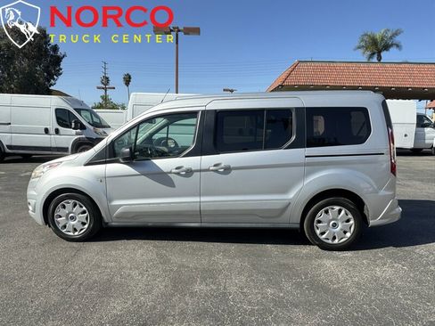 Used 2018 Ford Transit Connect XLT image 7