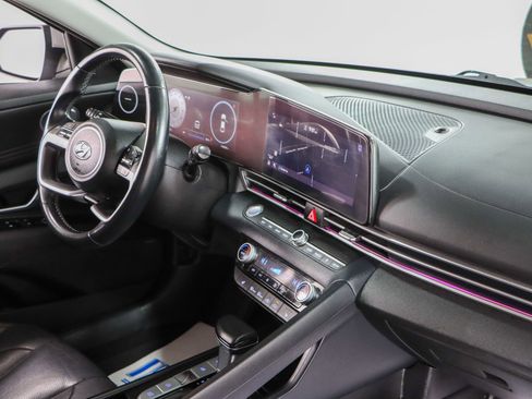 Used 2021 Hyundai Elantra Limited image 27