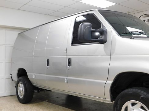 Used 2014 Ford E-250 and Econoline 250 w/ Power Group image 13