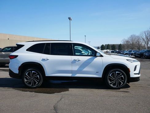 Used 2025 Buick Enclave Sport Touring image 8