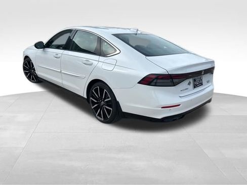 Used 2023 Honda Accord Touring image 4