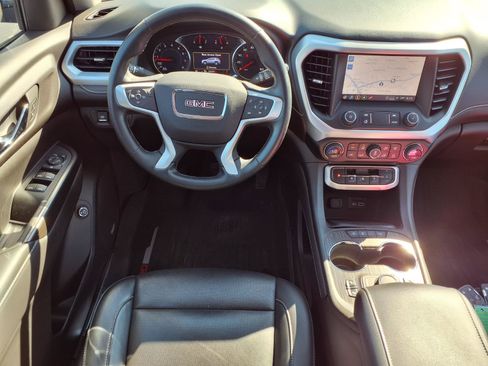 Used 2023 GMC Acadia SLT w/ LPO, Floor Liner Package FWD image 2
