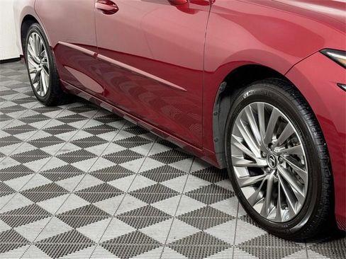 Used 2019 Lexus ES 350 Luxury w/ Accessory Package image 12