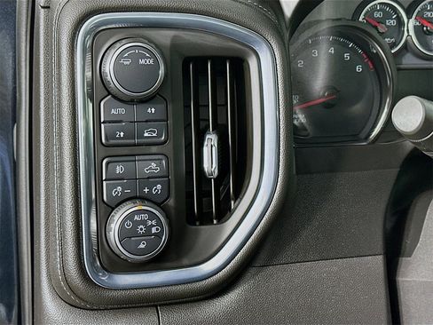 Used 2020 Chevrolet Silverado 1500 LTZ image 10