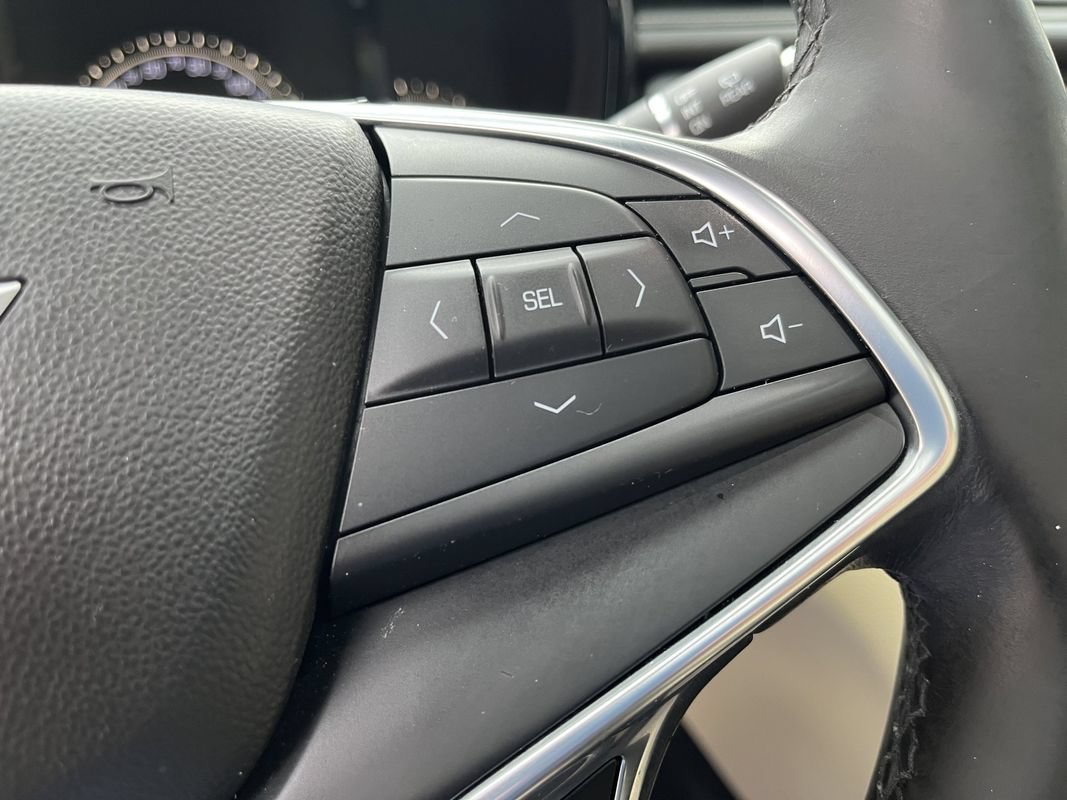 Used 2018 Cadillac XT5 Luxury w/ Driver Awareness Package AWD/4WD image 15