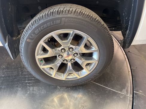 Used 2015 GMC Sierra 1500 SLT w/ SLT Crew Cab Value Package image 11