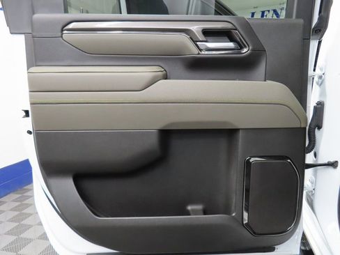 Used 2025 Chevrolet Silverado 2500 ZR2 w/ Technology Package image 55