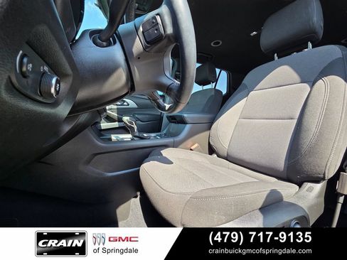 Used 2023 Chevrolet Traverse LT FWD image 24