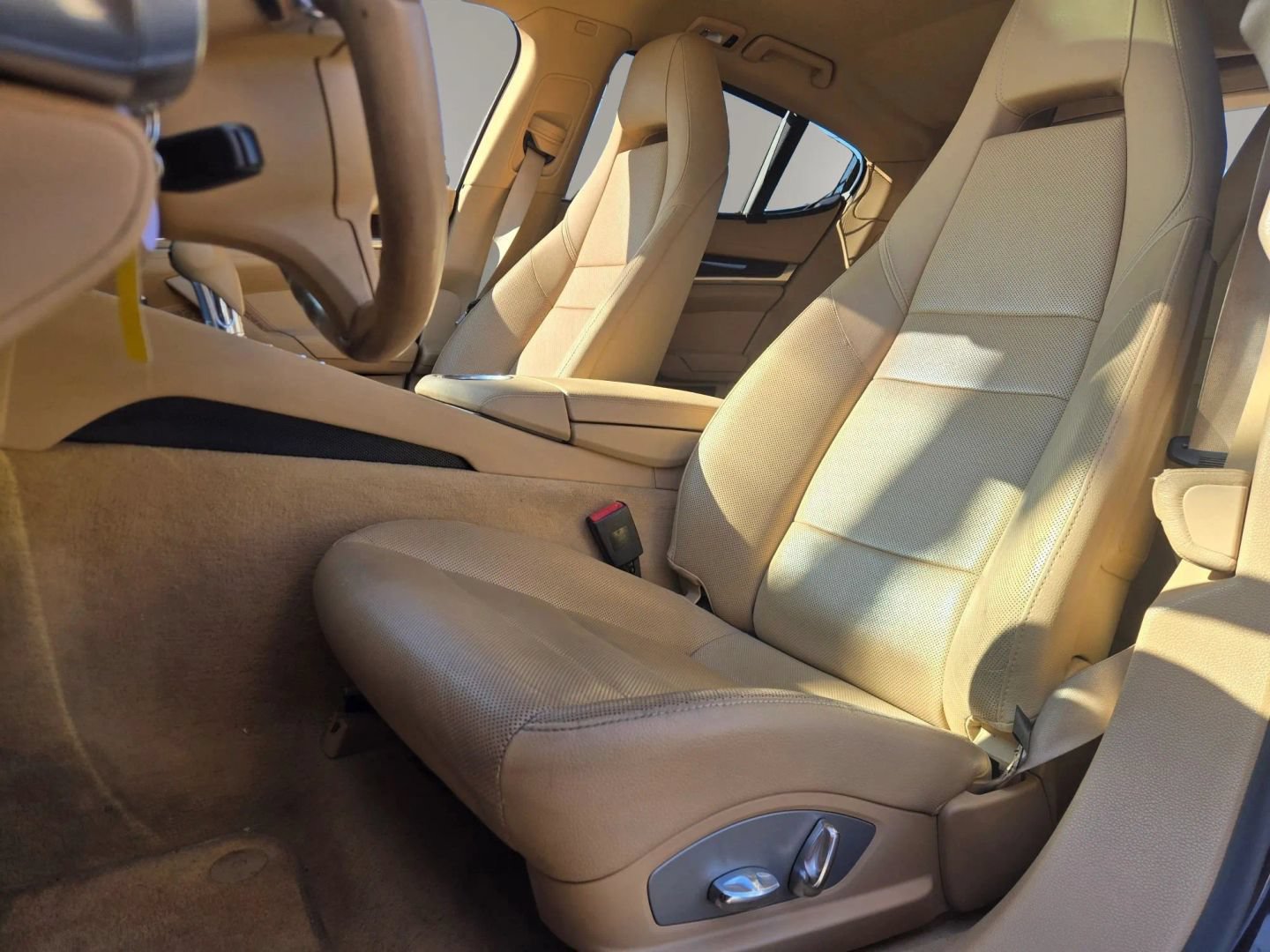 Used 2011 Porsche Panamera image 10
