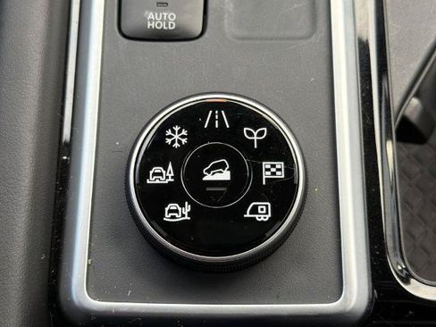 Certified 2025 Nissan Pathfinder SV w/ SV Premium Package AWD/4WD image 9