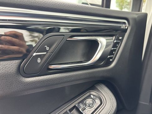 Used 2016 Porsche Macan S AWD/4WD image 47