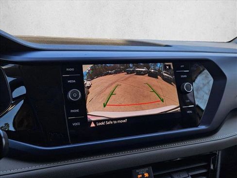 Used 2024 Volkswagen Taos SE image 20