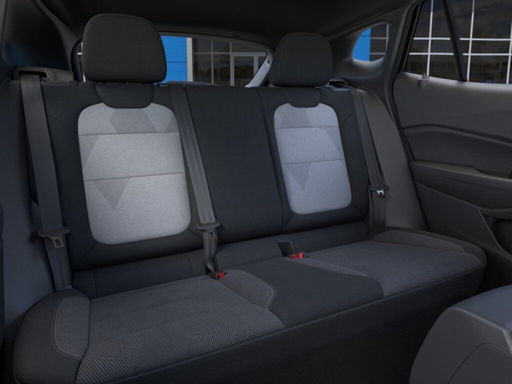 New 2026 Chevrolet Trax RS w/ Sunroof Package FWD image 18