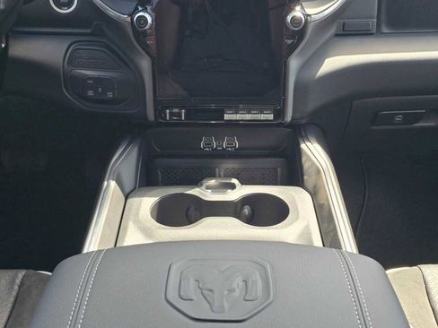New 2026 RAM 2500 Laramie AWD/4WD image 13