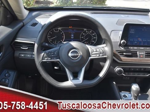 Used 2025 Nissan Altima 2.5 SV FWD image 27