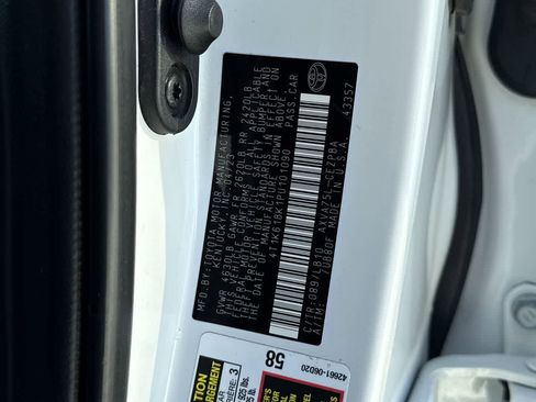 Used 2023 Toyota Camry XSE w/ Navigation Package image 24