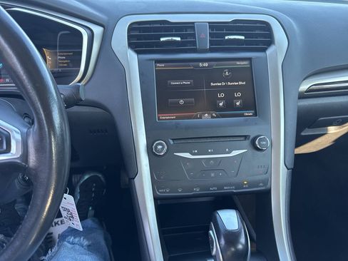 Used 2014 Ford Fusion SE w/ Equipment Group 202A FWD image 21