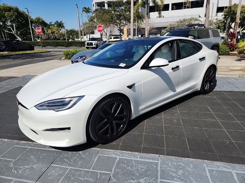 Used 2021 Tesla Model S Plaid image 14