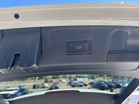 Used 2022 Volkswagen Atlas SE AWD/4WD image 25