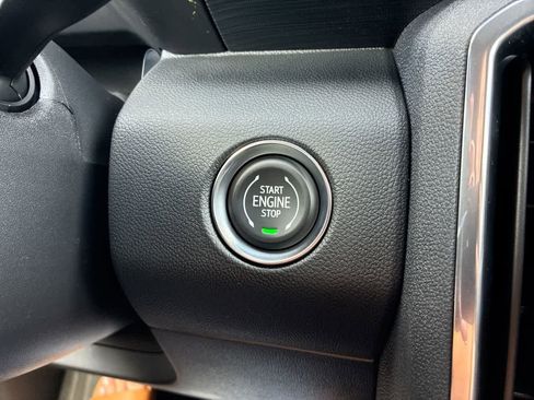 New 2026 GMC Acadia Elevation image 17