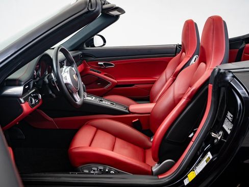 Used 2015 Porsche 911 Turbo S image 5