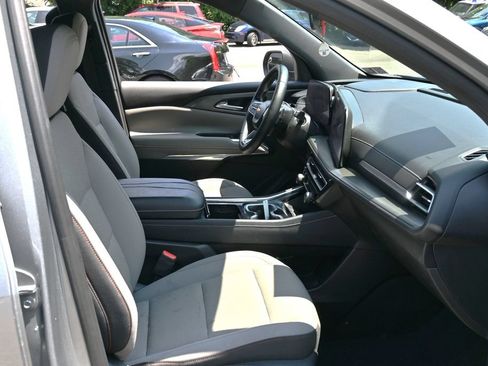 Used 2024 Chevrolet Traverse LT FWD image 33