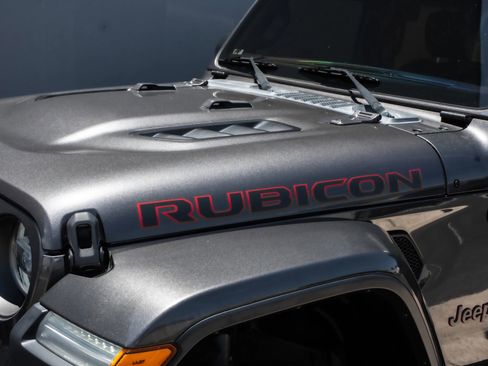 Used 2018 Jeep Wrangler Unlimited Rubicon w/ Dual Top Group image 23