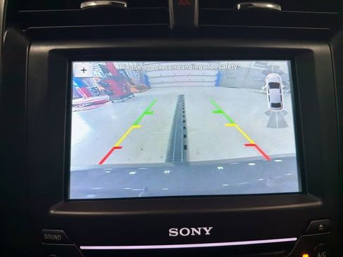 Used 2017 Ford Fusion Energi Titanium FWD image 25