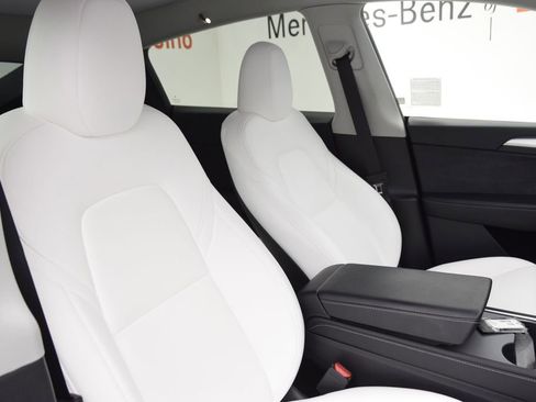 Used 2024 Tesla Model Y Long Range image 17