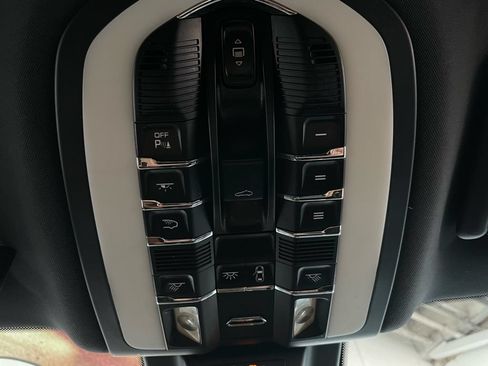 Used 2015 Porsche Macan S w/ Premium Package Plus AWD/4WD image 36