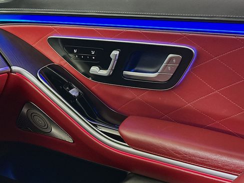 Used 2022 Mercedes-Benz S 580 4MATIC Sedan w/ AMG Line Package image 15