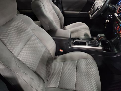 Used 2022 Toyota Tacoma SR5 image 32