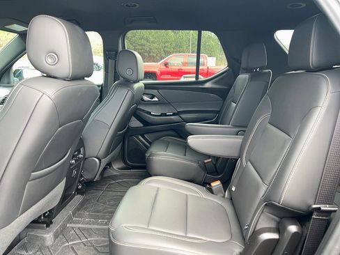 Used 2023 Chevrolet Traverse LT w/ LPO, Floor Liner Package image 27