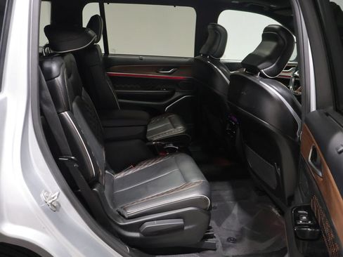 Used 2021 Jeep Grand Cherokee L Summit w/ Advanced Protech Group IV AWD/4WD image 23