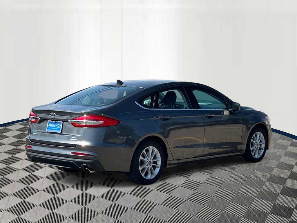 Used 2020 Ford Fusion SE FWD image 4