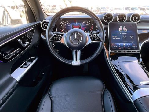 Used 2024 Mercedes-Benz GLC 300 image 6