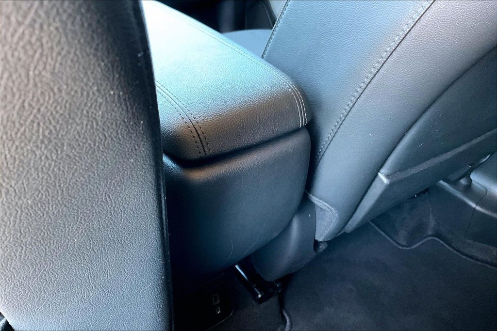Used 2022 Buick Encore GX Select w/ Sport Touring Package FWD image 25