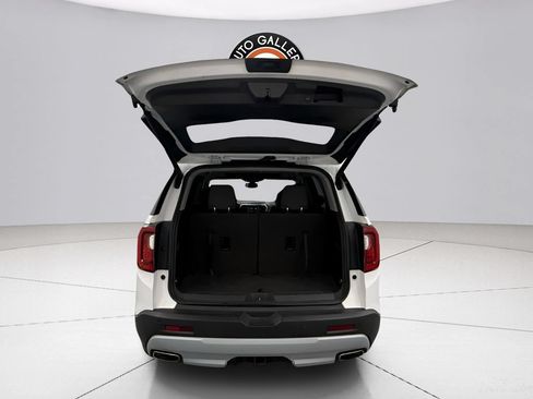 Used 2020 GMC Acadia SLT FWD image 9