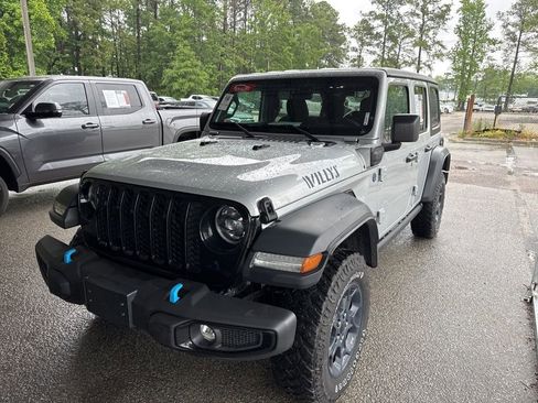 Used 2023 Jeep Wrangler Unlimited w/ Cold Weather Group AWD/4WD image 1