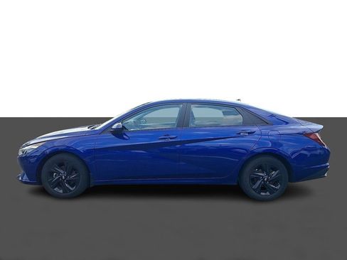 Used 2023 Hyundai Elantra SEL FWD image 4