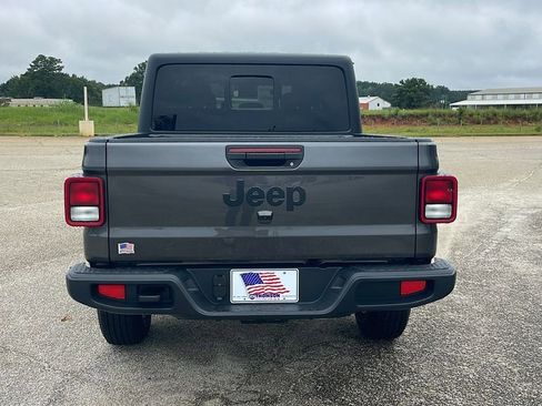 New 2025 Jeep Gladiator Sport image 6