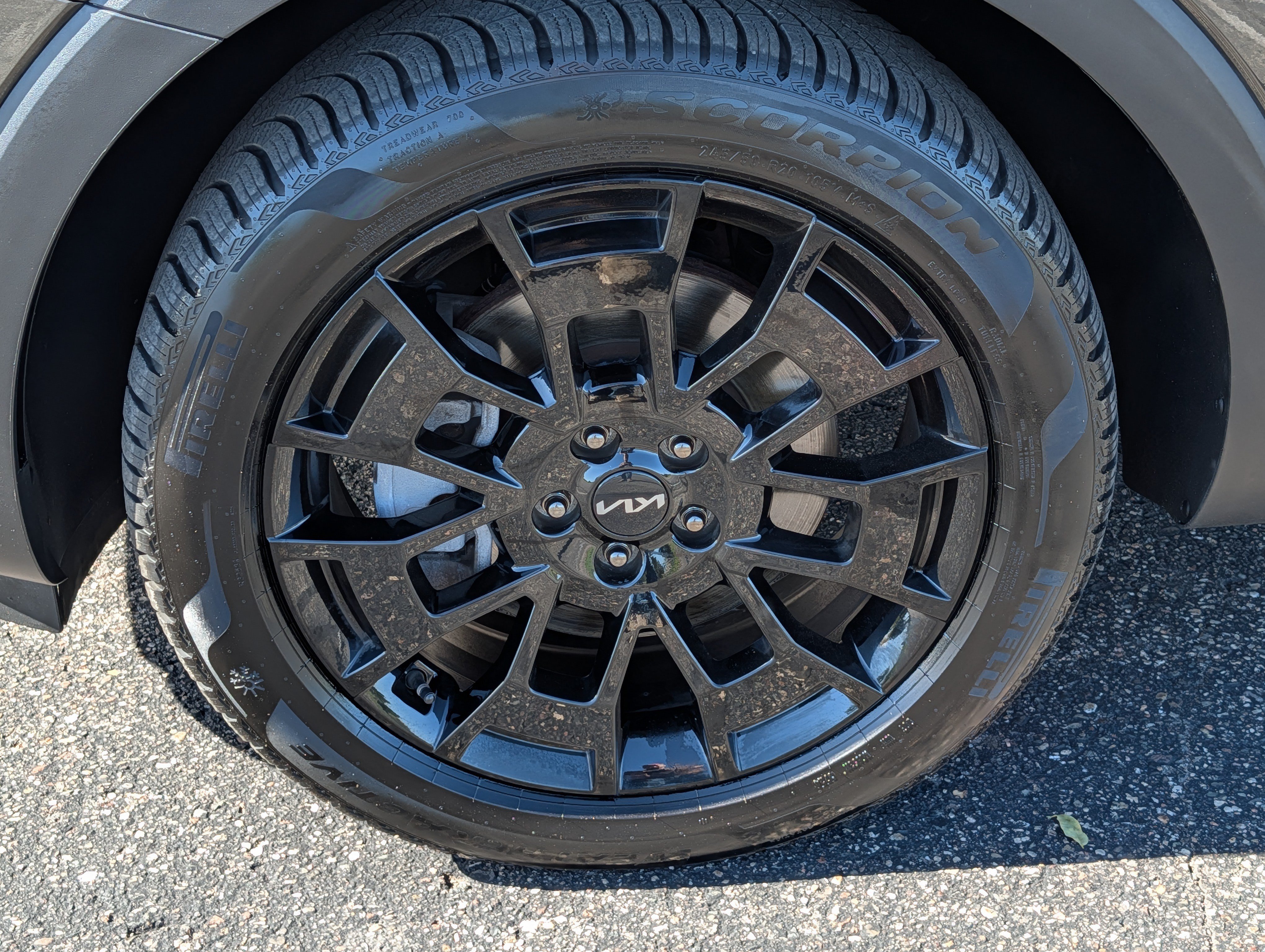 Certified 2022 Kia Telluride SX w/ Nightfall Edition Package AWD/4WD image 15